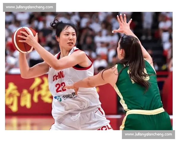 女篮巅峰对决日本迎战澳大利亚攻防焦点解析胜负悬念战术博弈前瞻